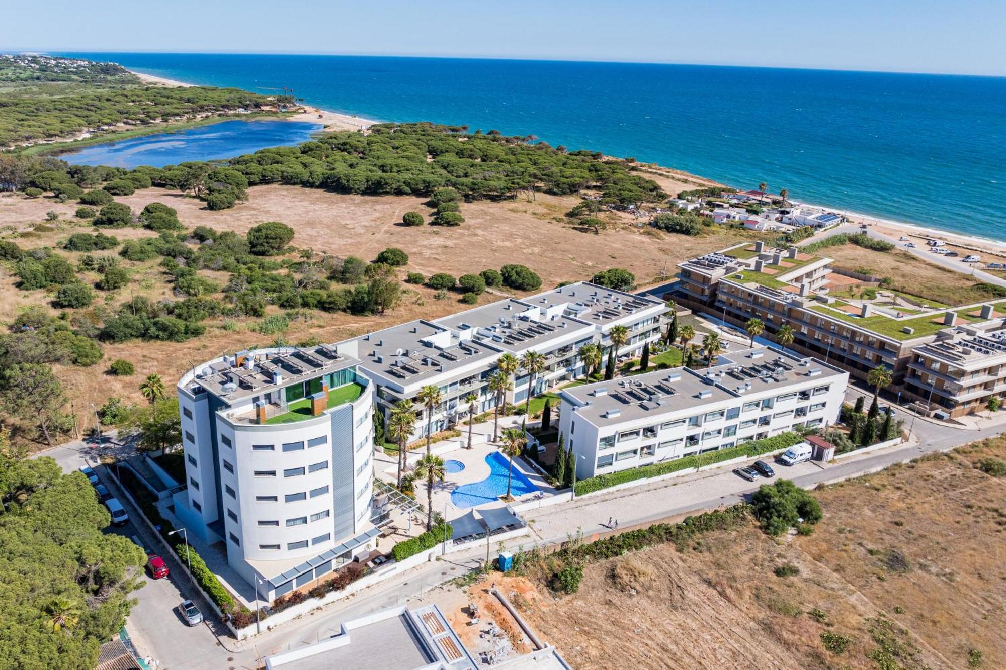 Cavalo Preto Luxury Beach Apartment By Golden Zenith كوارتيرا المظهر الخارجي الصورة
