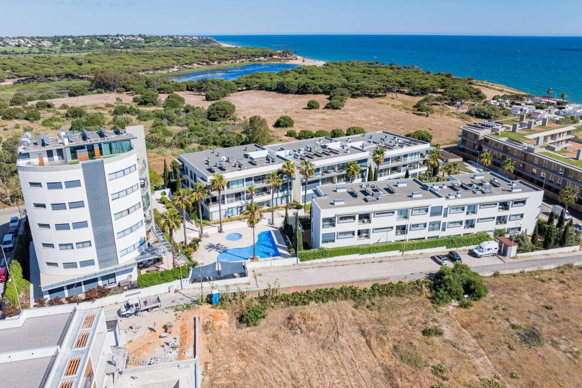 Cavalo Preto Luxury Beach Apartment By Golden Zenith كوارتيرا المظهر الخارجي الصورة